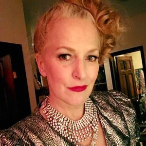 Meet your Posher, Elise